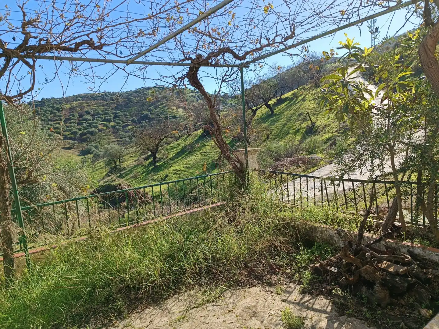 Houses for sale in Guaro  with Terrace, Storage room and Furnished