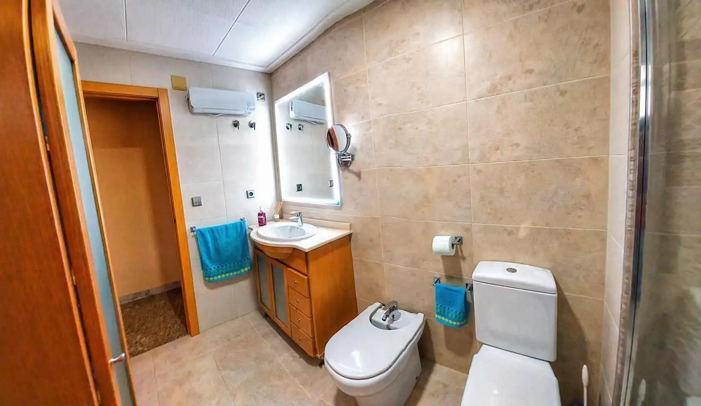Baño de Piso en venta en Elche / Elx con Aire acondicionado y Trastero