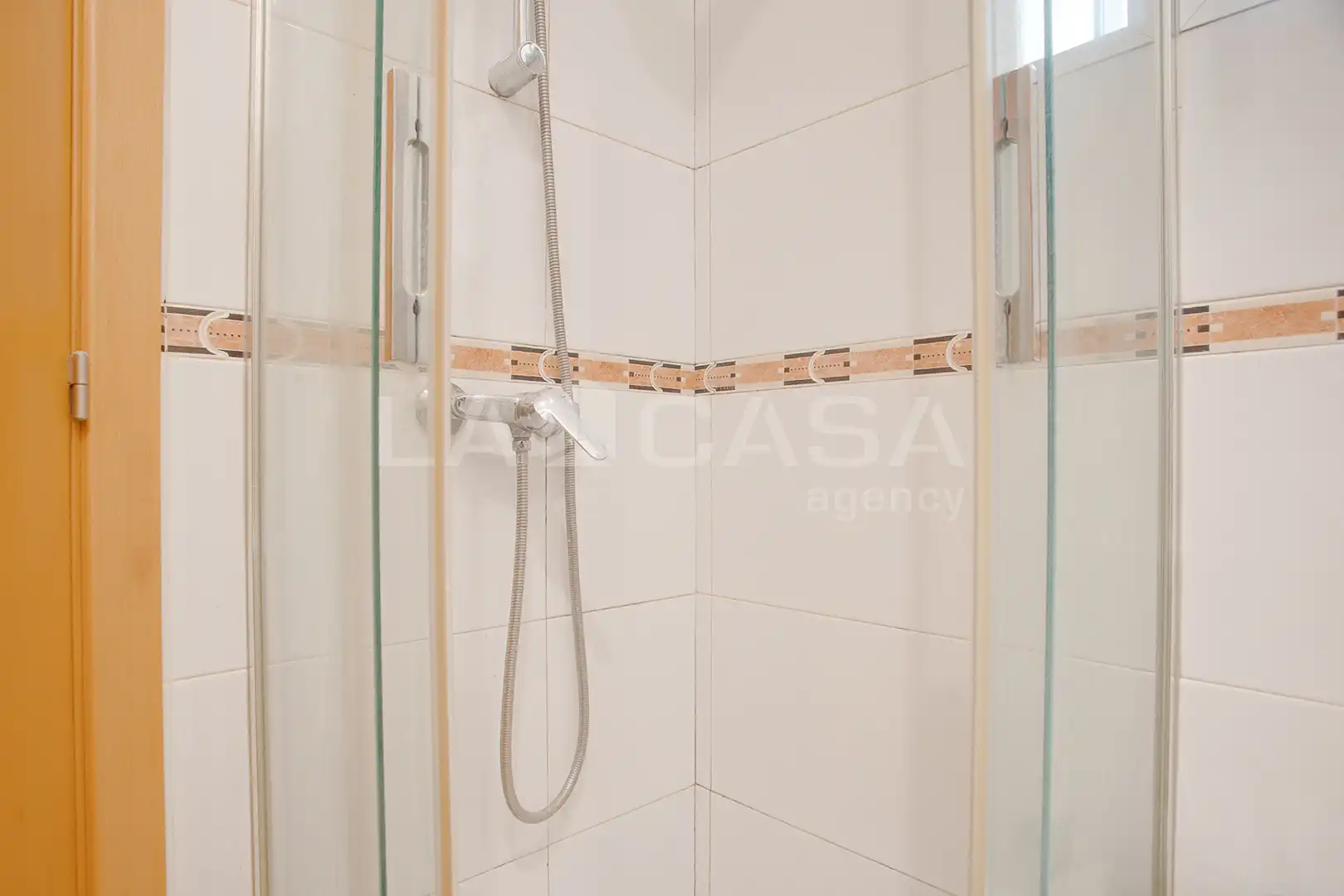 Baño de Piso en venta en Barcelona con Calefacción y Balcón