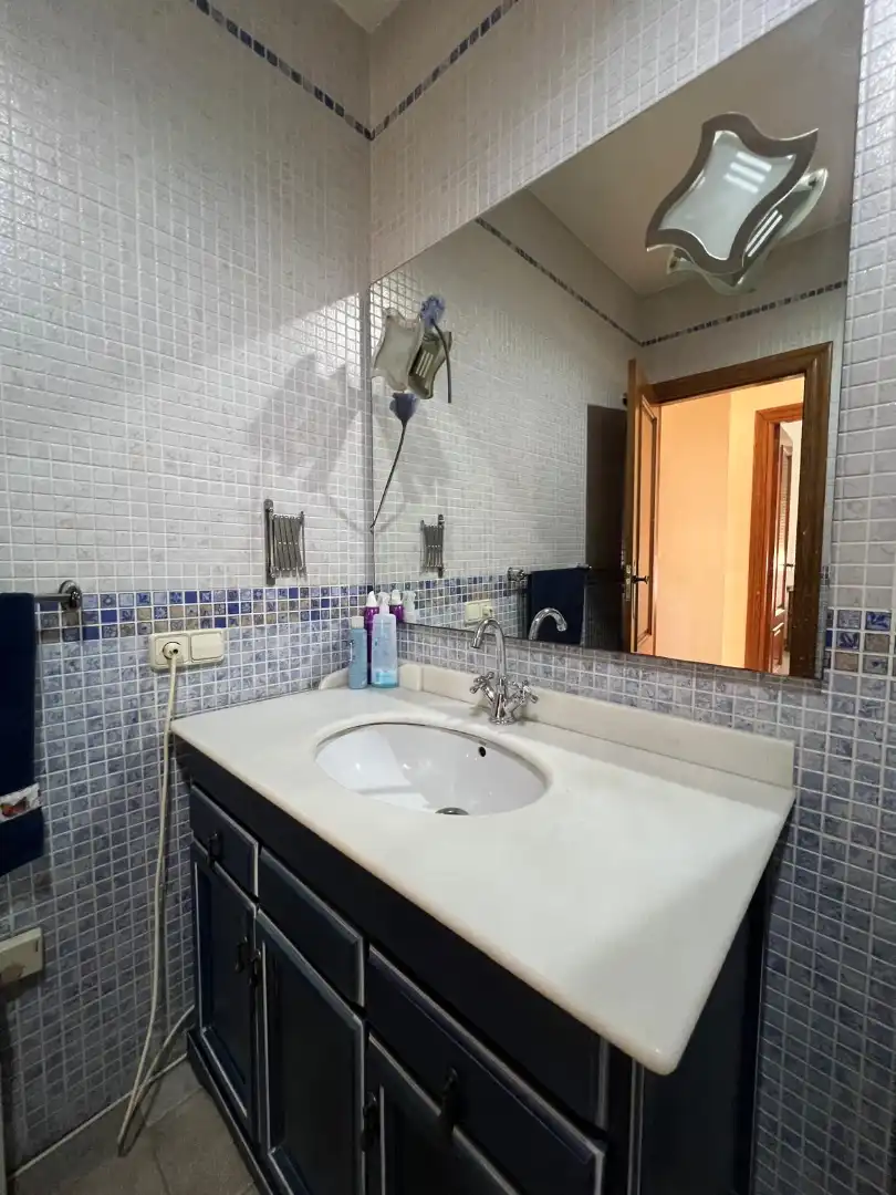 Bany de Casa o xalet en venda en Rafelbuñol / Rafelbunyol amb Calefacció, Terrassa i Traster