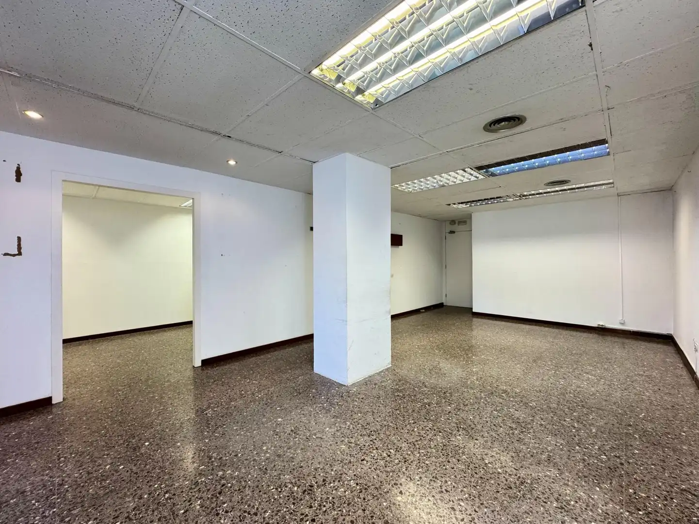Bureau avec ascenseur à louer à de la Diputació, imagen 27