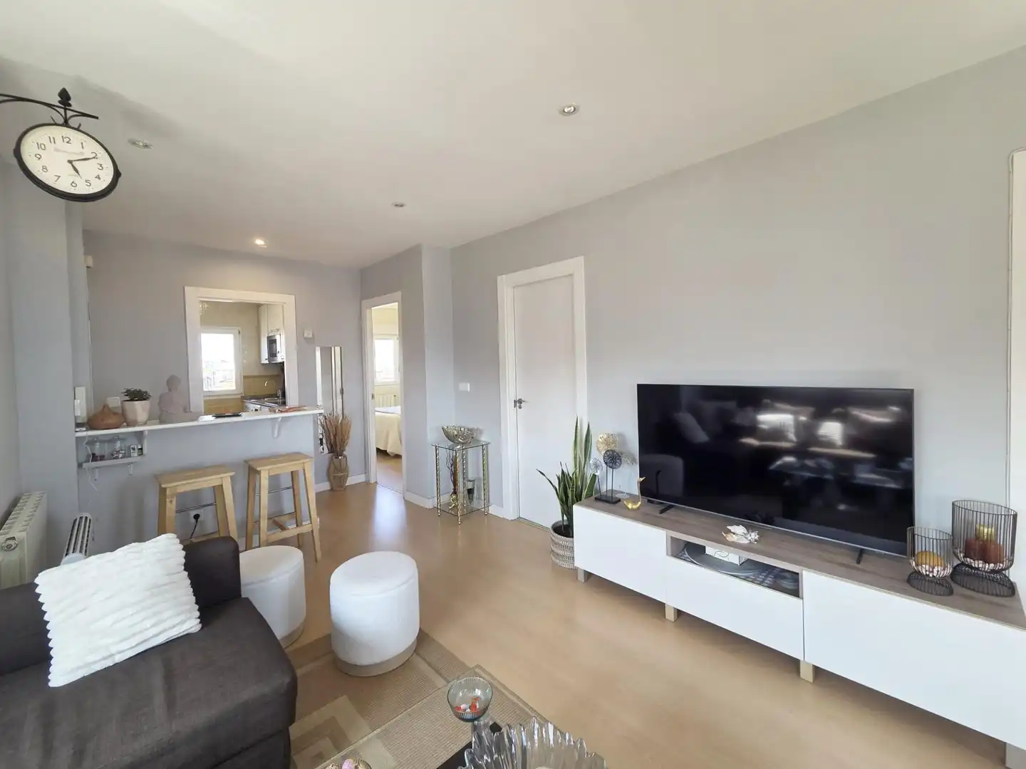 Flat for rent in Calle FERNANDO RIOS, Los Castros