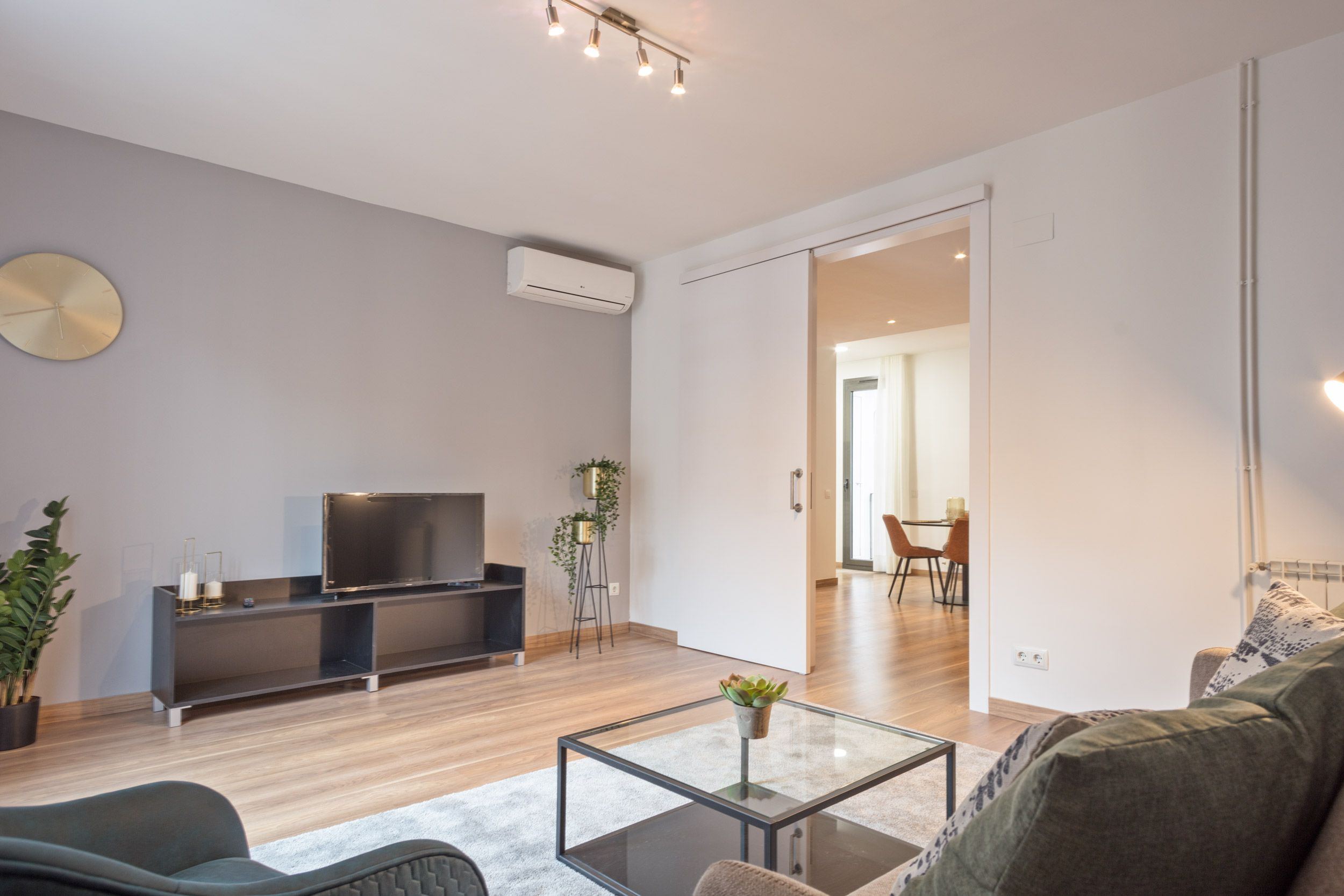 Living room of Flat to rent in  Barcelona Capital  with Air Conditioner, Heating and Balcony