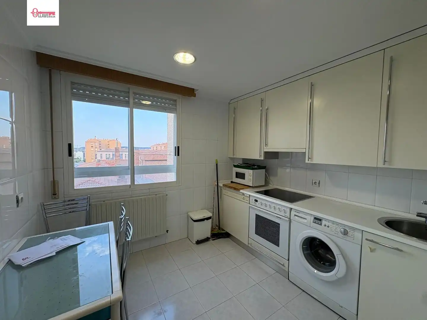Cuina de Pis en venda en Burgos amb Calefacció, Parquet i Traster