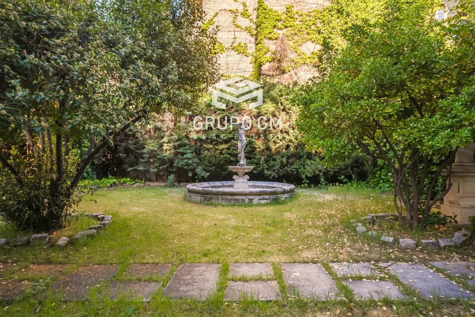 Garden of Flat for sale in Madrid  with Air Conditioner and Heating