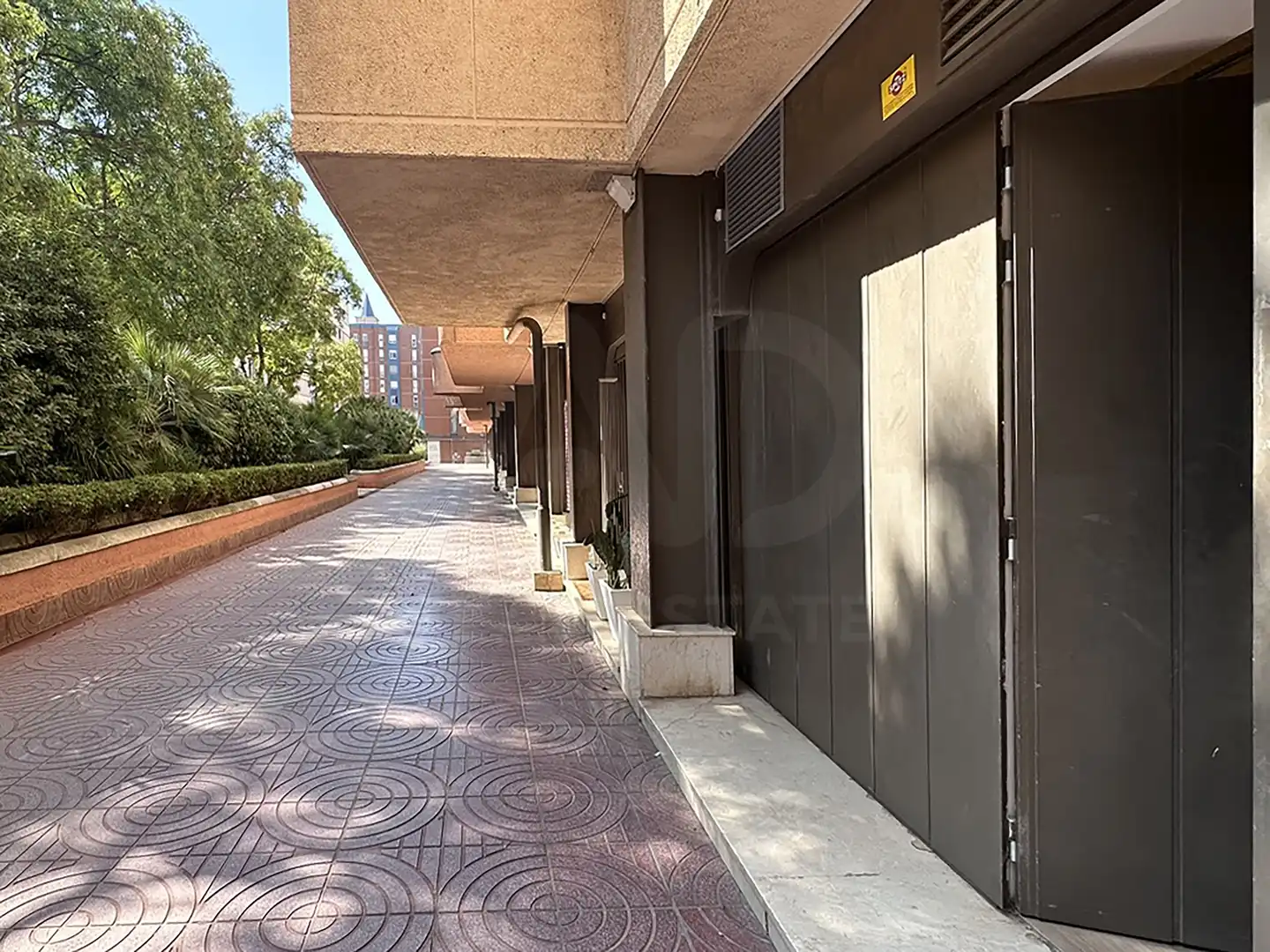 Vista exterior de Local en venda en Barcelona