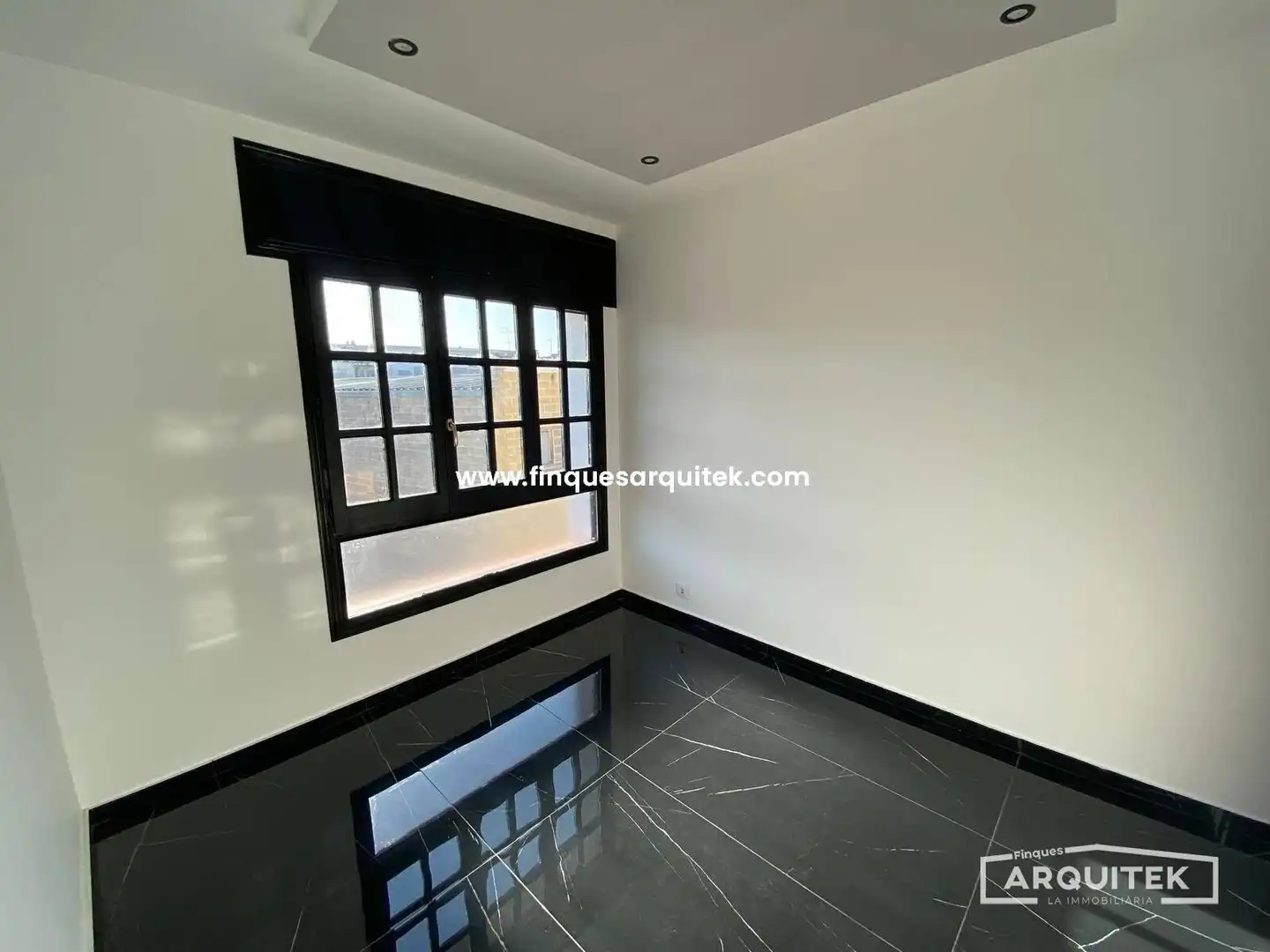 Casa adosada en venta en Rosselló