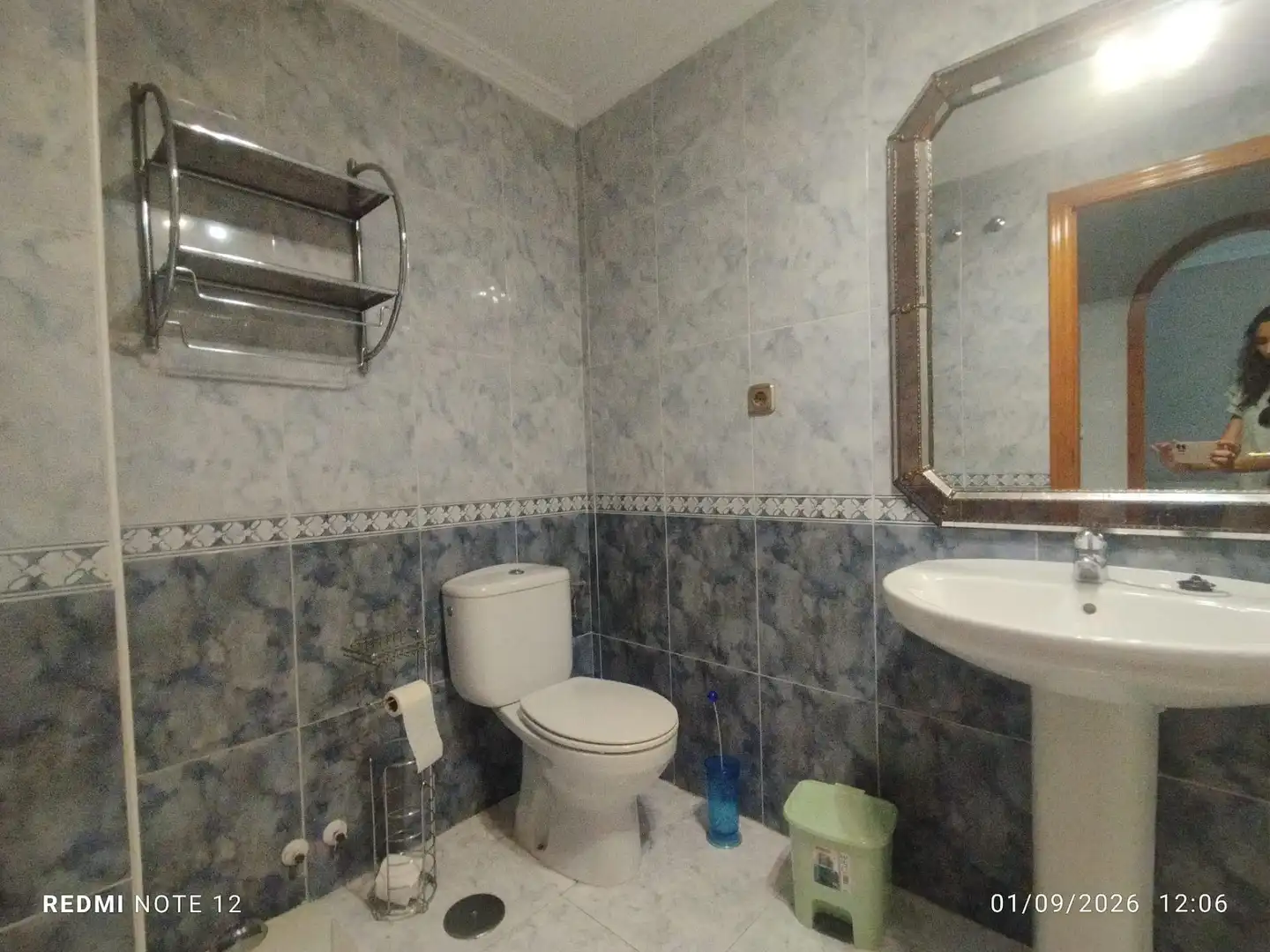 Badezimmer von Wohnungen zum Verkauf in Elche / Elx mit Terrasse, Möbliert und Balkon