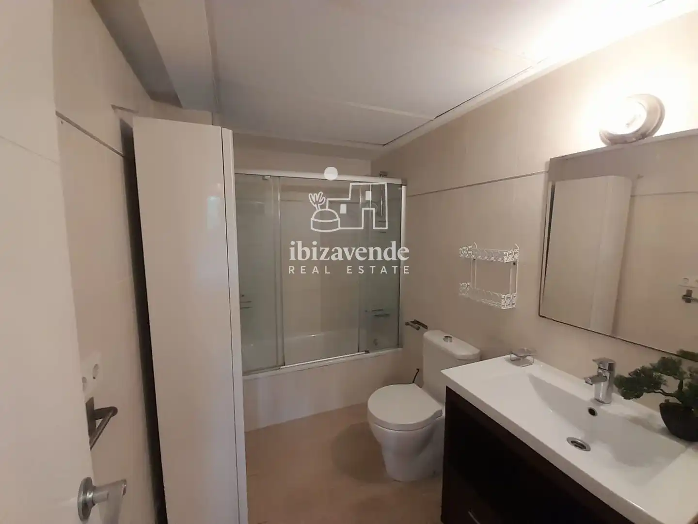 Bany de Pis en venda en Santa Eulària des Riu amb Aire condicionat, Calefacció i Terrassa