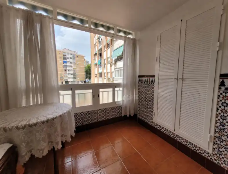 Dormitori de Pis en venda en Málaga amb Terrassa, Forn i Rentadora