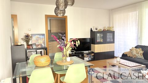 AMPLIO PISO 4 HABITACIONES!  En pleno centro de Sabadell con 2 plazas de garaje y trastero