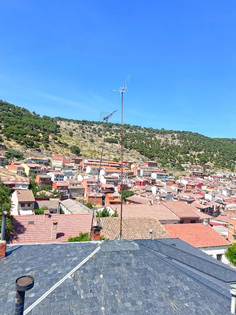 Vista exterior de Ático en venta en El Hoyo de Pinares 