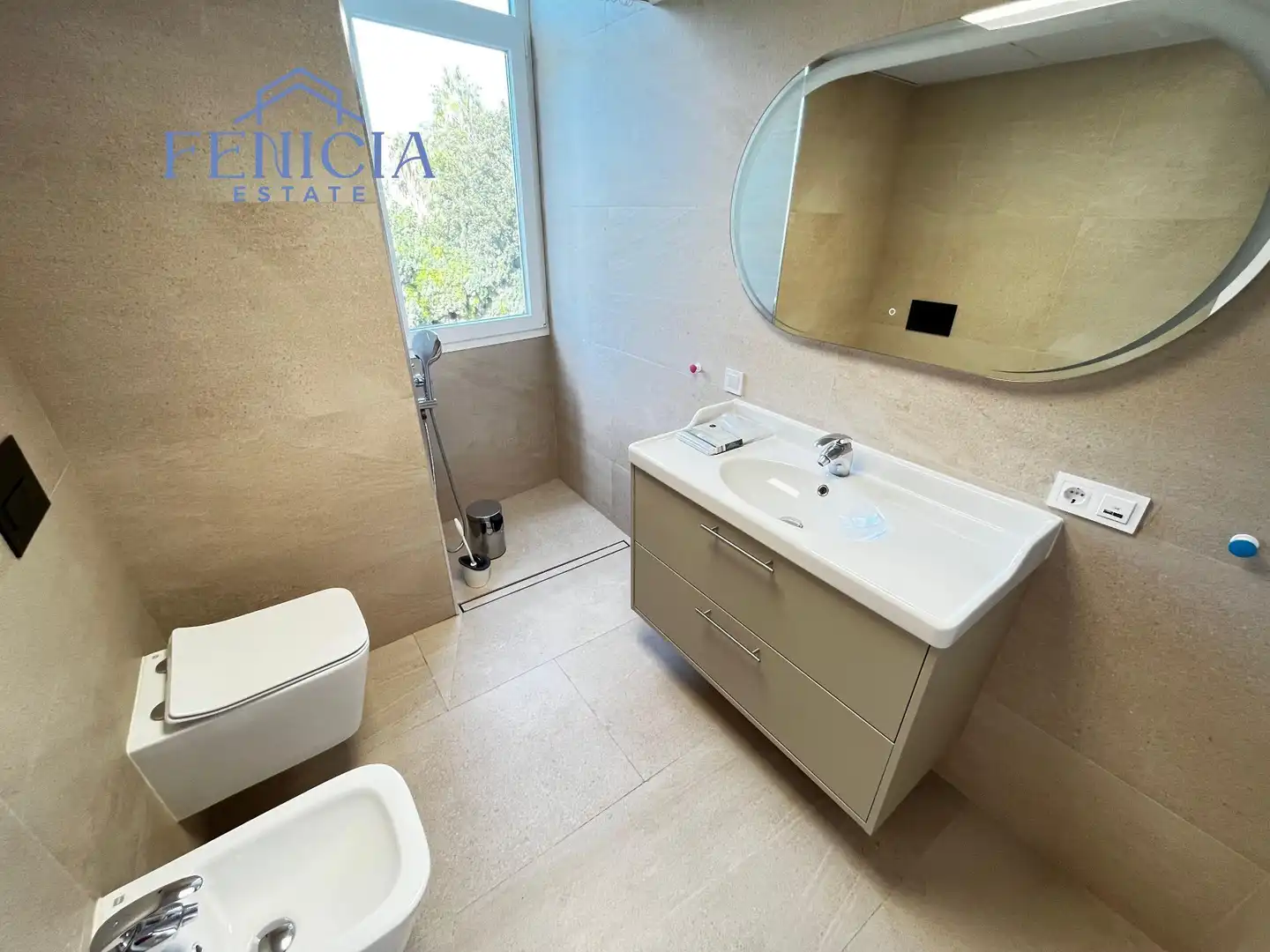 Badezimmer von Wohnung zum Verkauf in Almuñécar mit Klimaanlage und Terrasse