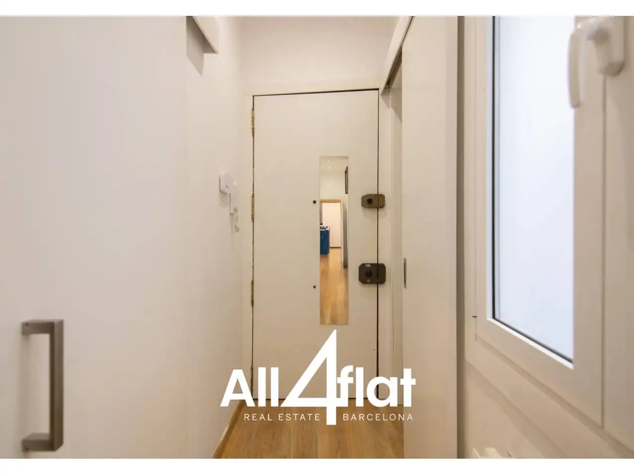Flat with terrace for sale in Calle Agustí Vell, imagen 10