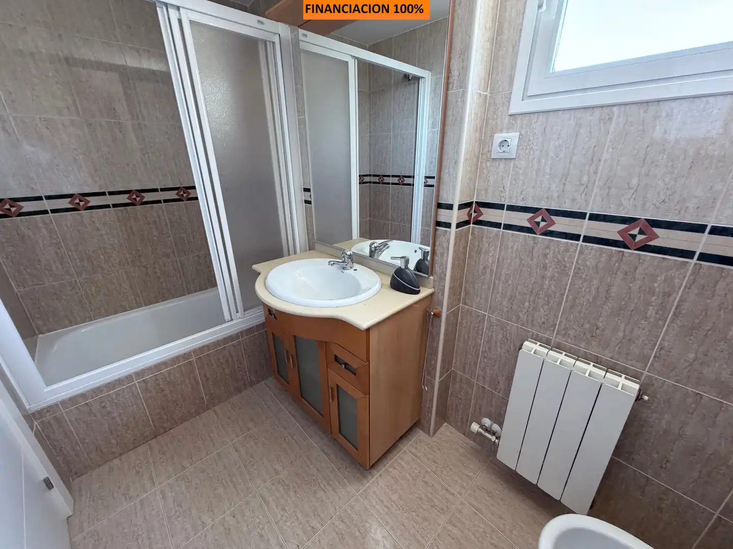 Badezimmer von Wohnung zum Verkauf in Zaragoza mit Klimaanlage, Heizung und Terrasse