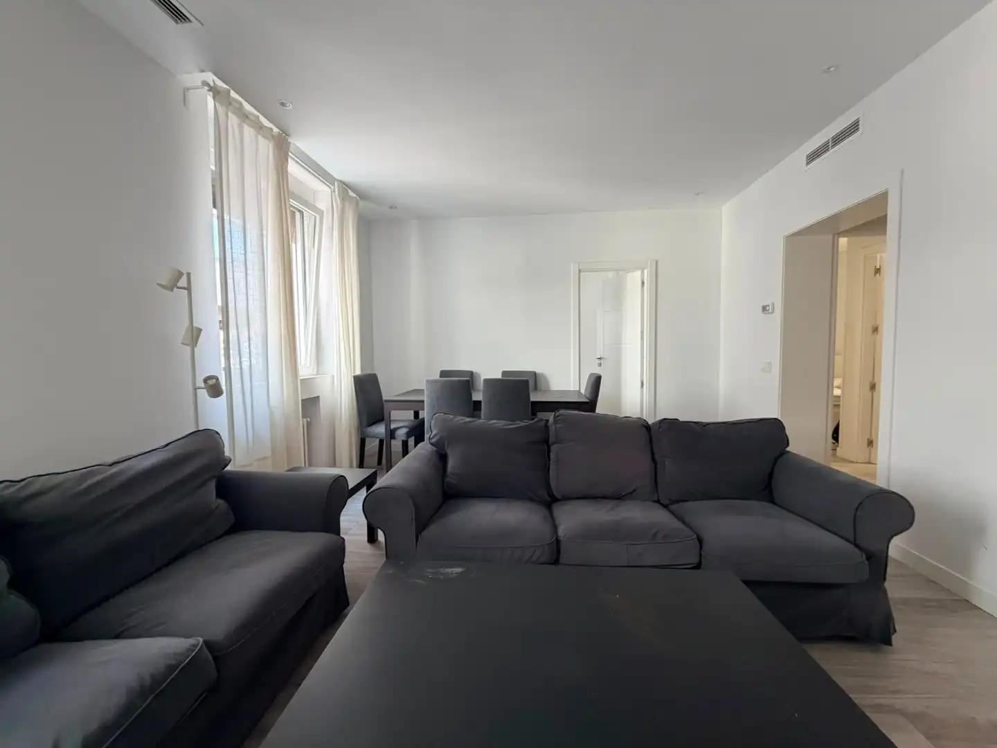Living room of Flat for sale in Madrid  with Air Conditioner, Heating and Storage room