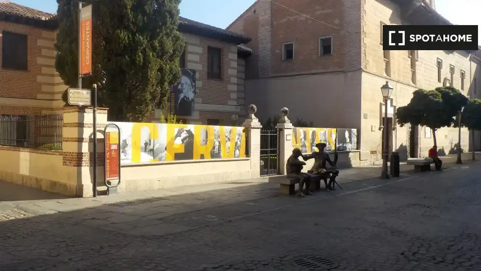 Vista exterior de Piso de alquiler en Alcalá de Henares con Aire acondicionado, Calefacción y Amueblado
