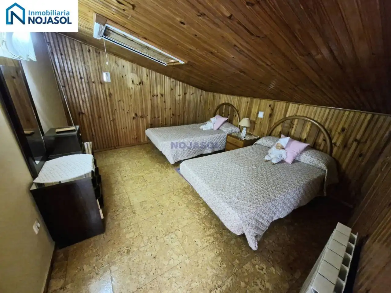 Habitación de Casa adosada en venta en Noja con Calefacción, Jardín privado y Amueblado