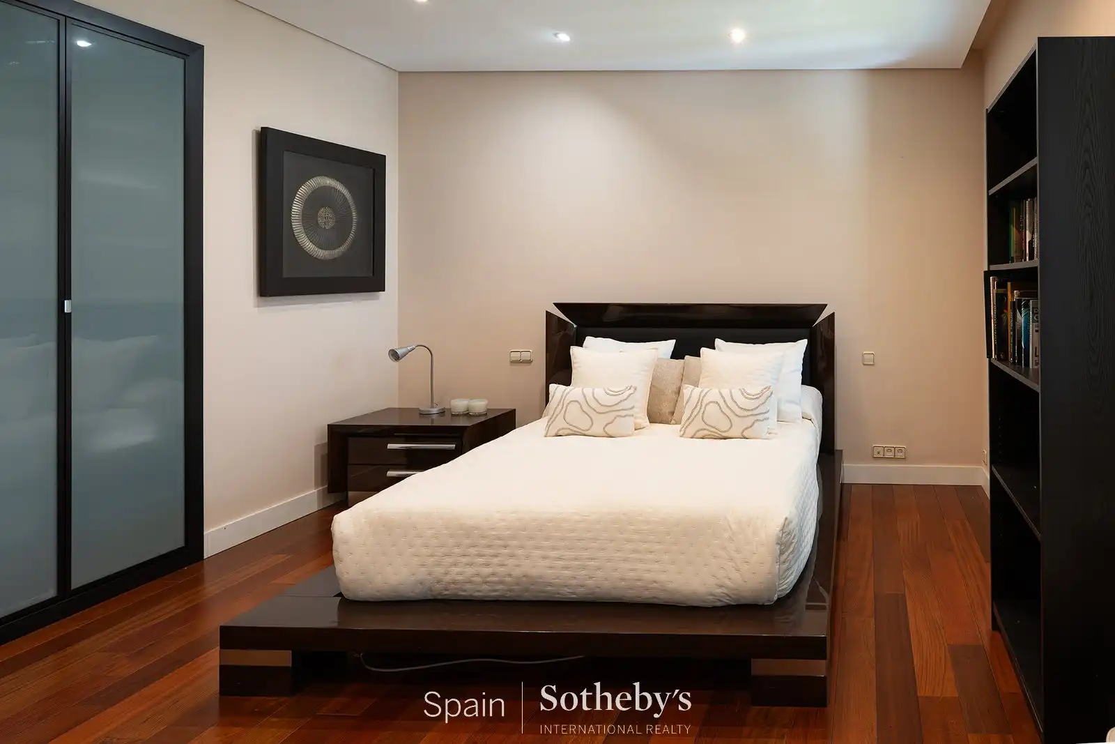 Habitación de Casa o chalet en venta en Pozuelo de Alarcón con Aire acondicionado, Jardín privado y Terraza