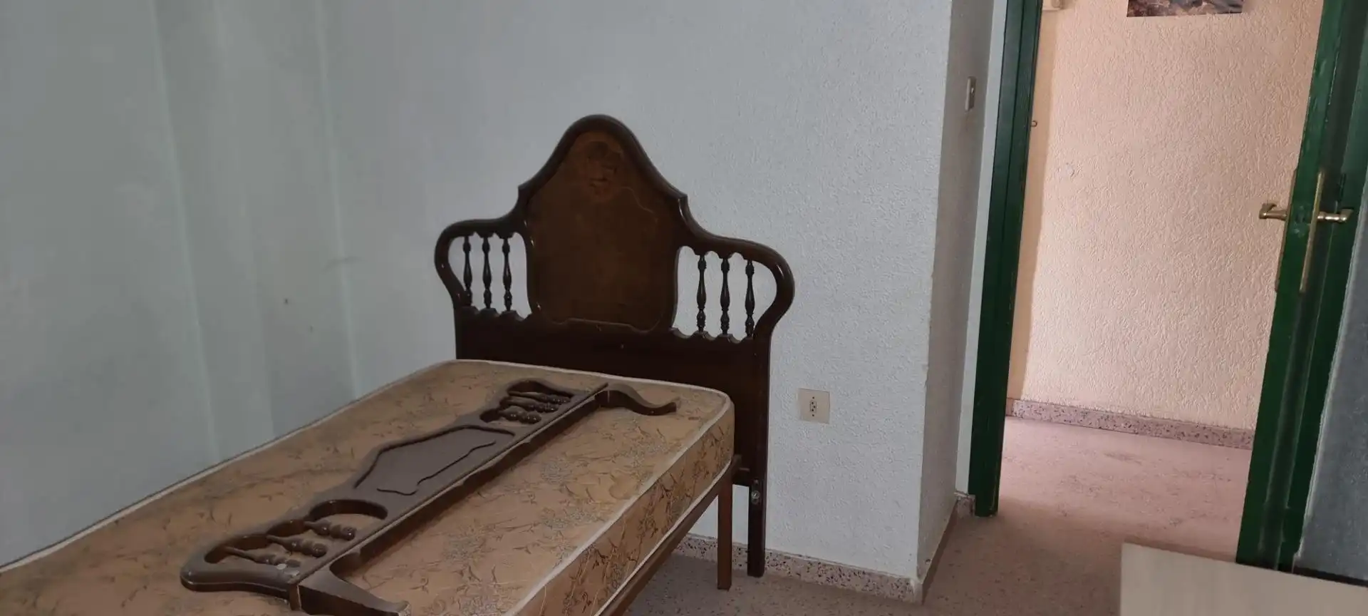 Dormitori de Pis en venda en Yecla amb Terrassa i Balcó