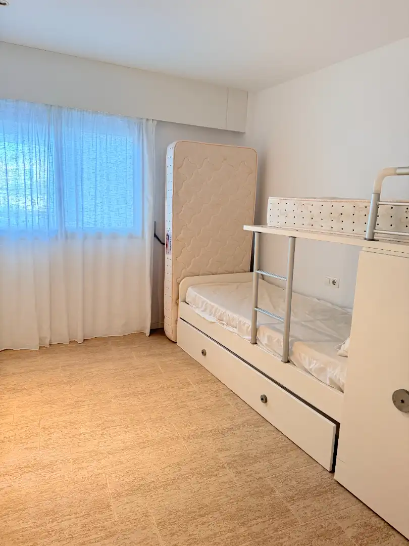 Dormitori de Pis en venda en Santa Eulària des Riu amb Aire condicionat, Calefacció i Terrassa