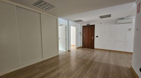 Foto 5 de Piso en venta en Calle Presidente Leopoldo Calvo Sotelo, Gran Via, Logroño