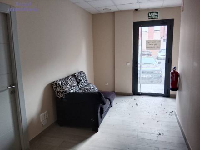 Local comercial en Alquiler en Calle Santa Lucía en Oyón-Oion