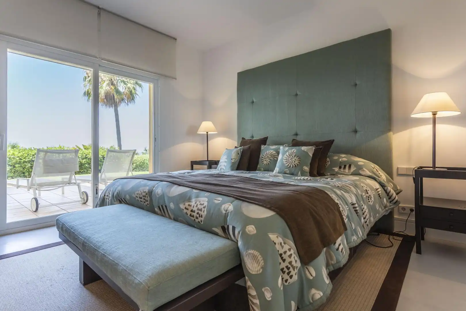 Schlafzimmer von Erdgeschoss zur Miete in Marbella mit Klimaanlage, Heizung und Terrasse