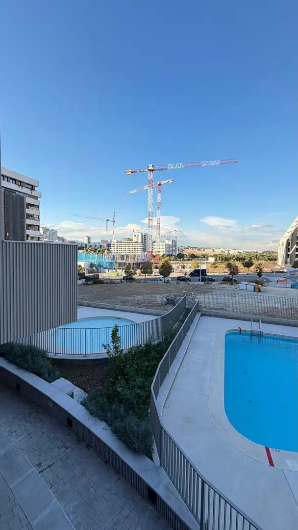 Piscina de Apartament de lloguer en Hortaleza