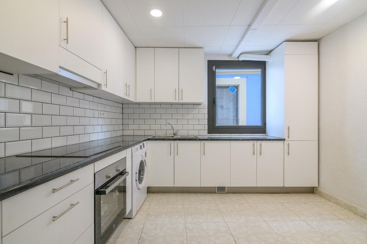 Kitchen of Flat for sale in Manresa  with Heating and Alarm