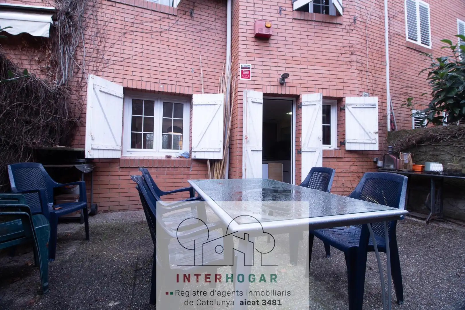 Terrassa de Casa o xalet en venda en Cerdanyola del Vallès