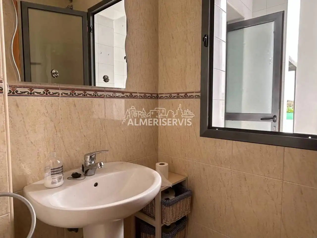 Bany de Casa o xalet en venda en El Ejido amb Terrassa i Piscina