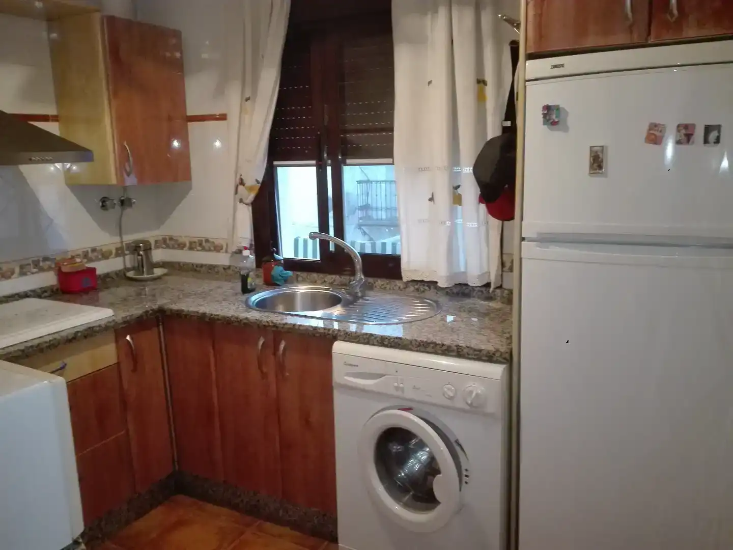 Cuina de Pis de lloguer en Chipiona amb Aire condicionat, Moblat i Balcó