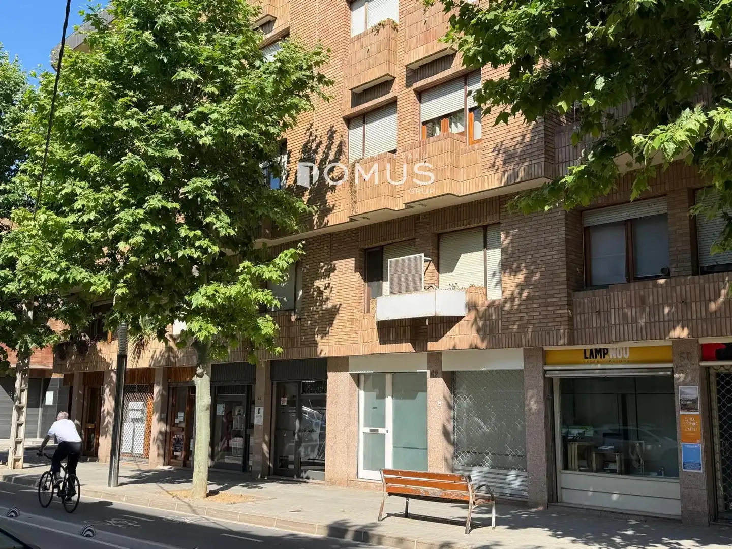 Business premises for sale in pou, imagen 2
