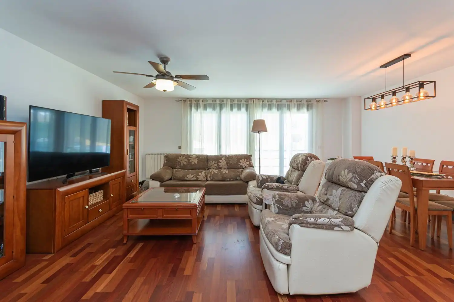 Living room of Detached homes for sale in Fuenlabrada  with Air Conditioner, Heating and Storage room