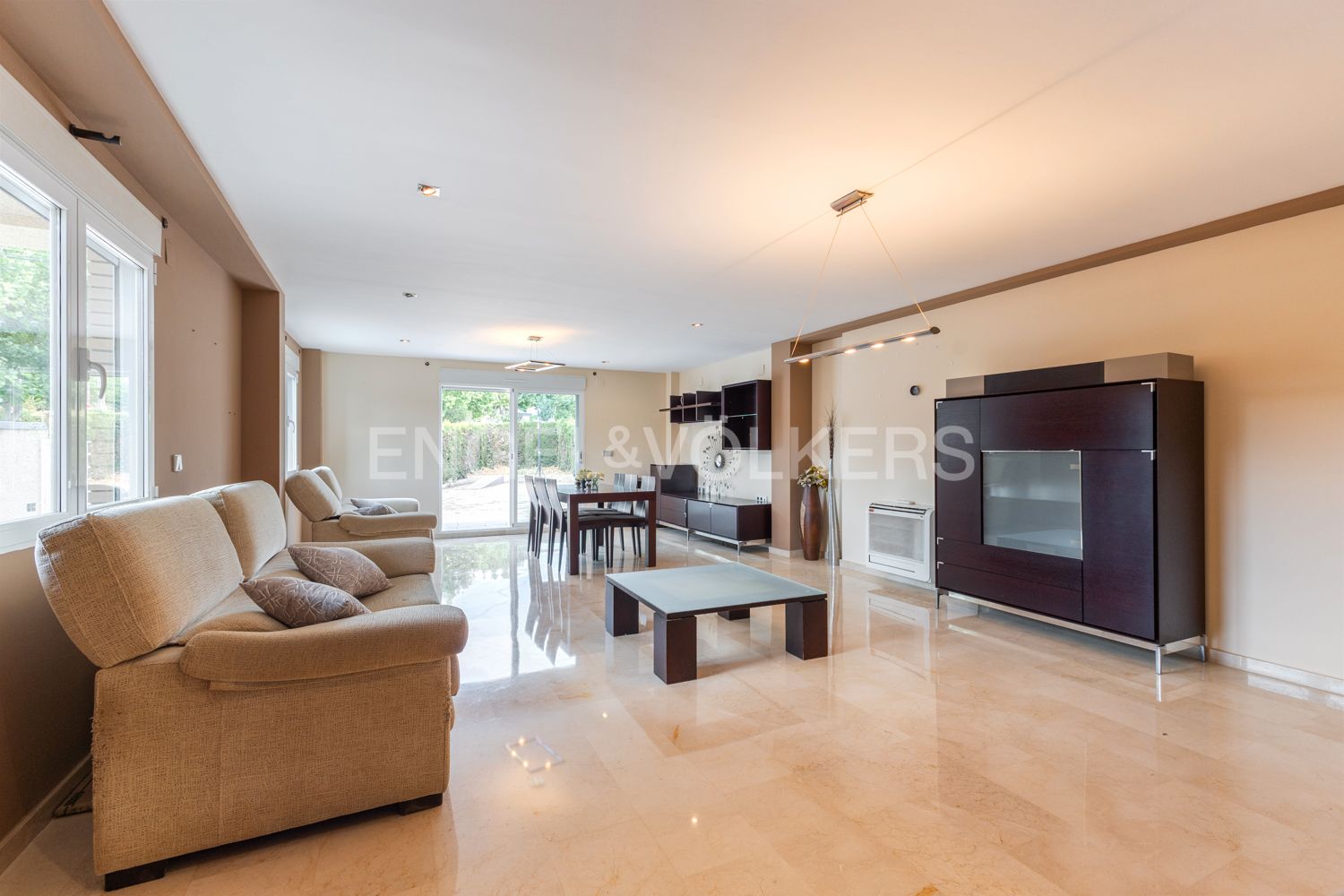 Sala d'estar de Casa o xalet en venda en Siete Aguas amb Aire condicionat, Calefacció i Jardí privat