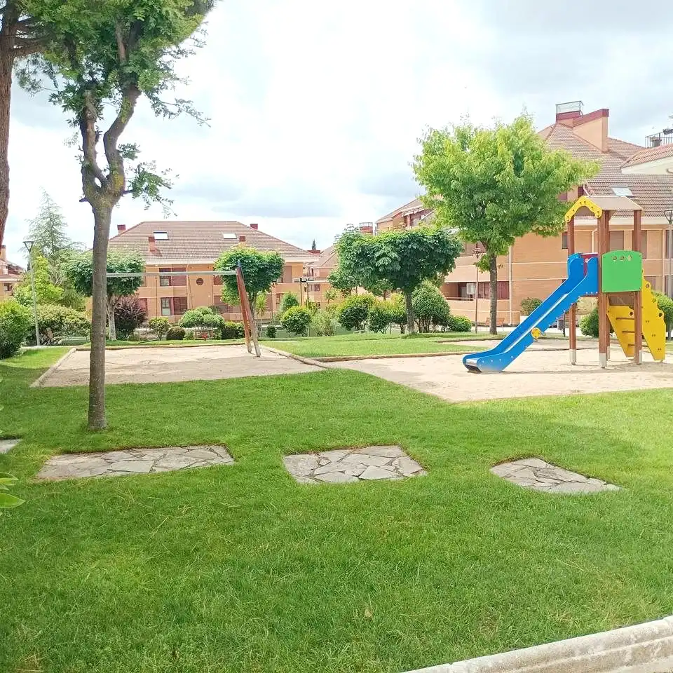 Jardí de Pis de lloguer en Las Rozas de Madrid amb Aire condicionat, Calefacció i Terrassa