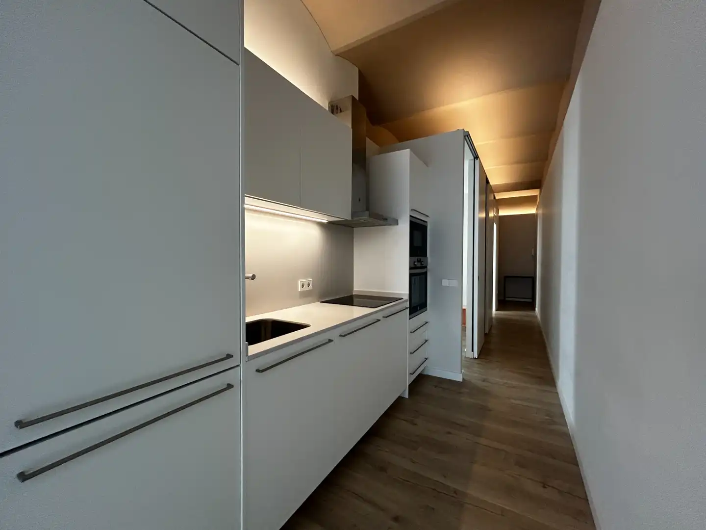 Cuina de Pis de lloguer en Girona amb Aire condicionat, Calefacció i Parquet