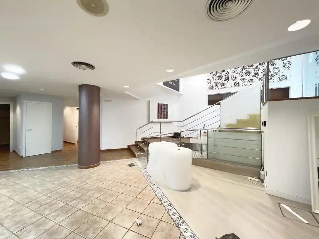 Commercial properties for sale in Terrassa  with Air Conditioner and Parquet flooring