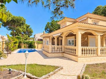 Villa avec piscine à vendre à Calle Punta Prima