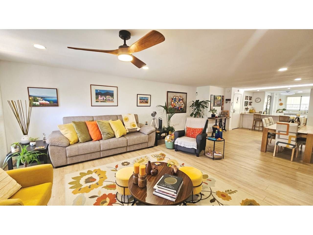 Living room of Flat for sale in  Santa Cruz de Tenerife Capital  with Air Conditioner, Parquet flooring and Furnished