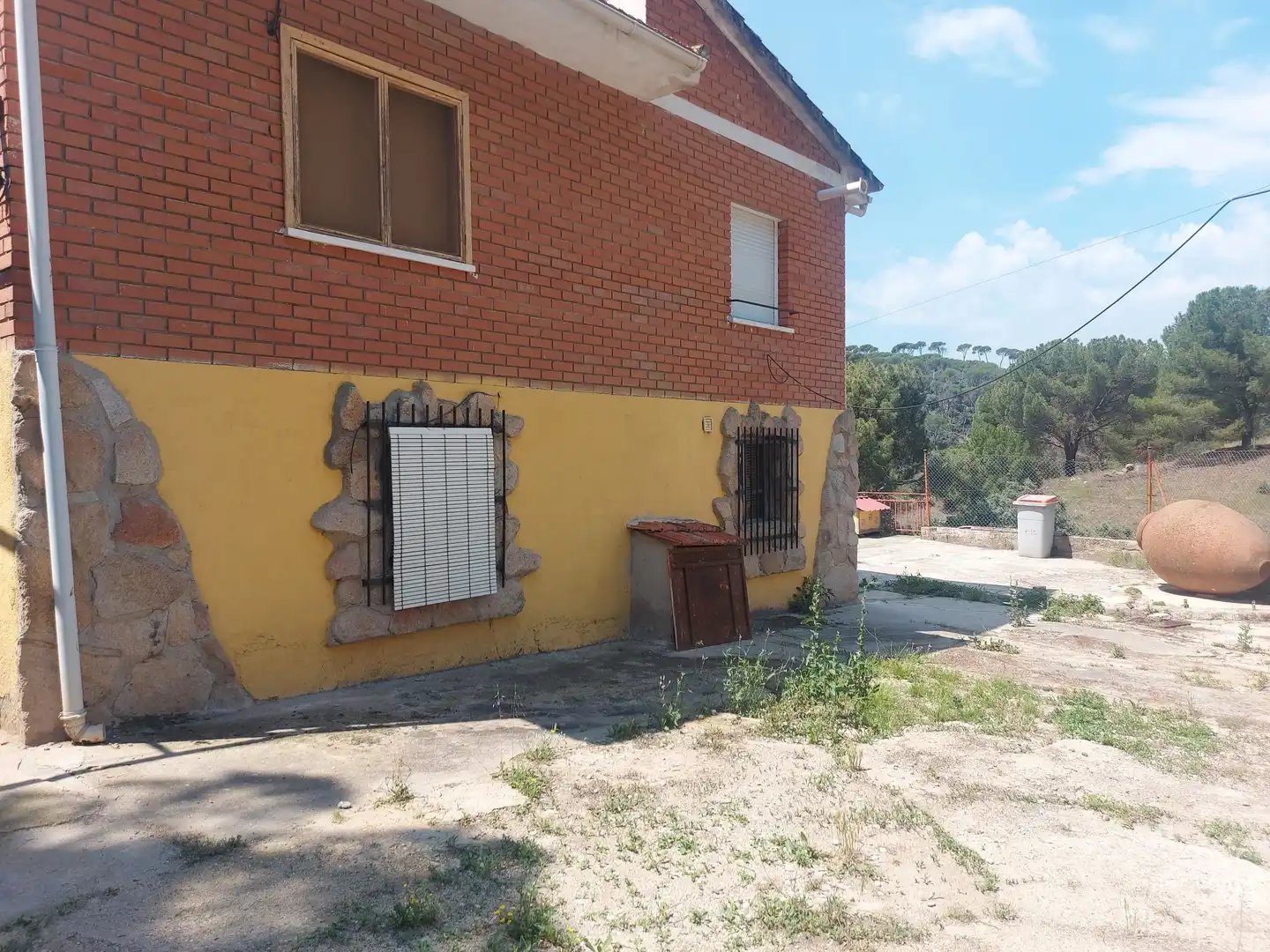 Vista exterior de Casa o chalet en venta en Navas del Rey con Aire acondicionado, Calefacción y Jardín privado