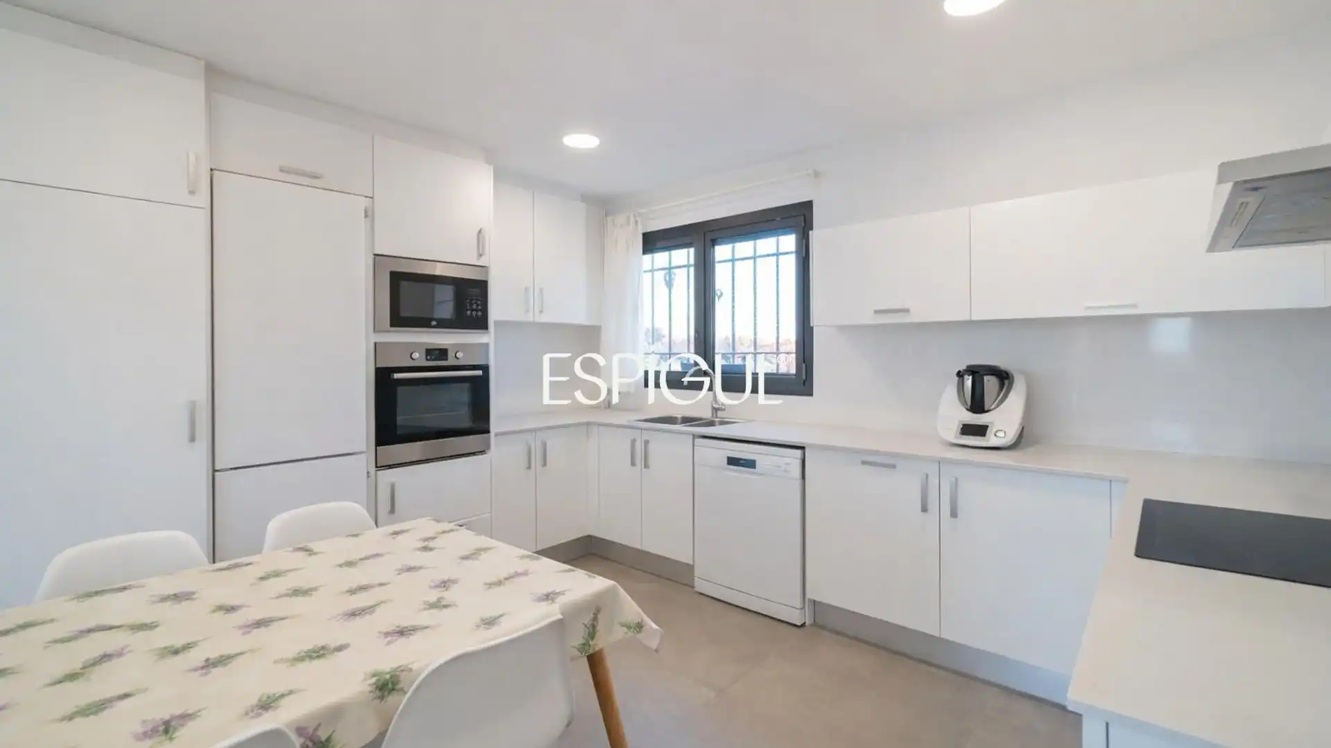 Casa adosada en venta en Farigola, Vilablareix