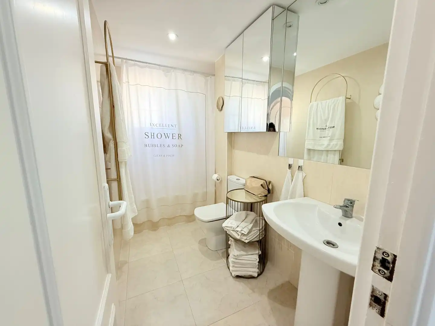 Bathroom of Apartments for sale in La Manga del Mar Menor  with Air Conditioner, Terrace and Furnished