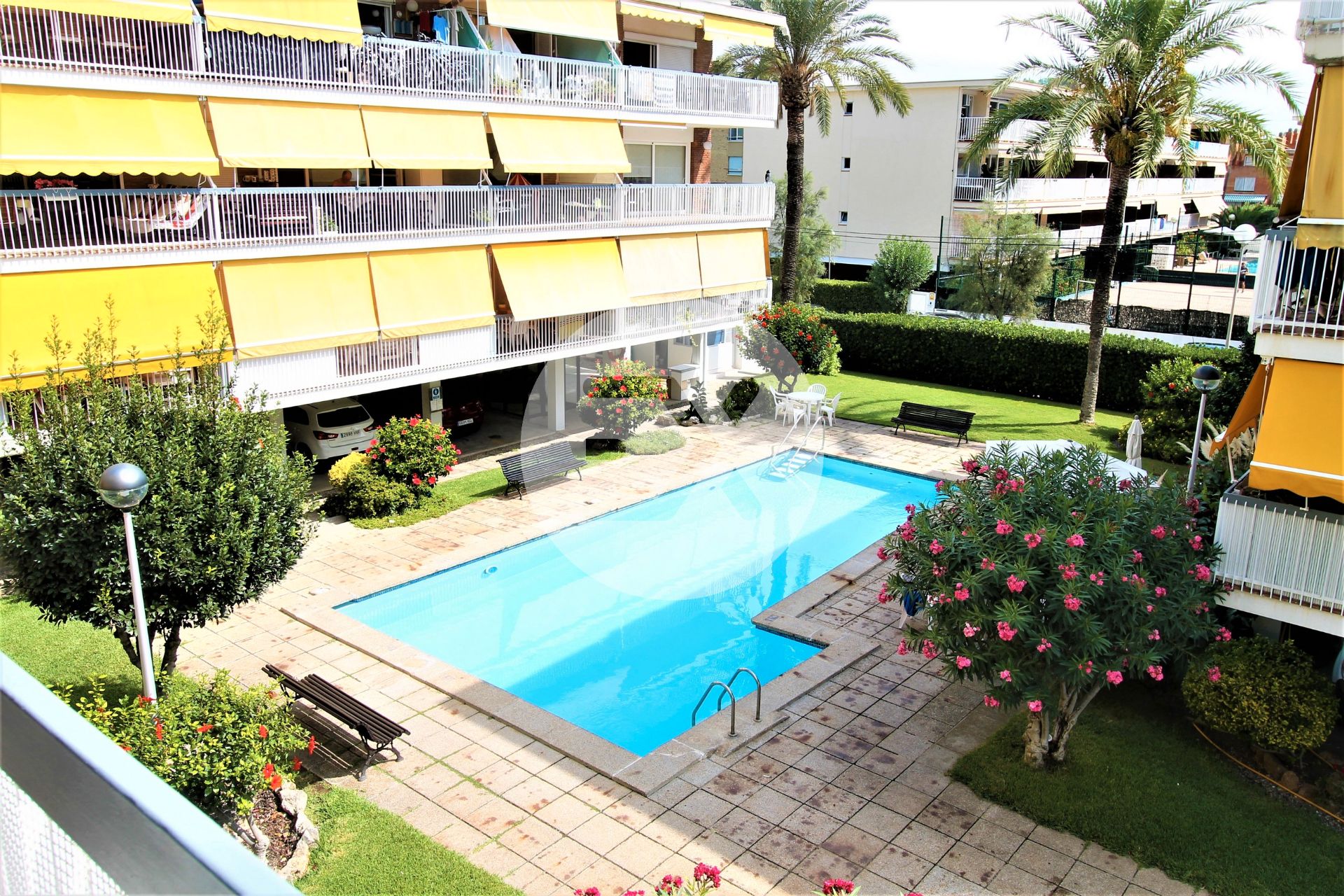 Piscina de Apartament en venda en Castelldefels amb Terrassa i Piscina comunitària