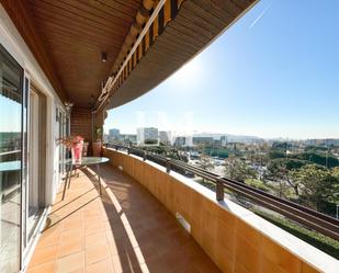 Exterior view of Apartment for sale in  Barcelona Capital  with Air Conditioner, Heating and Private garden