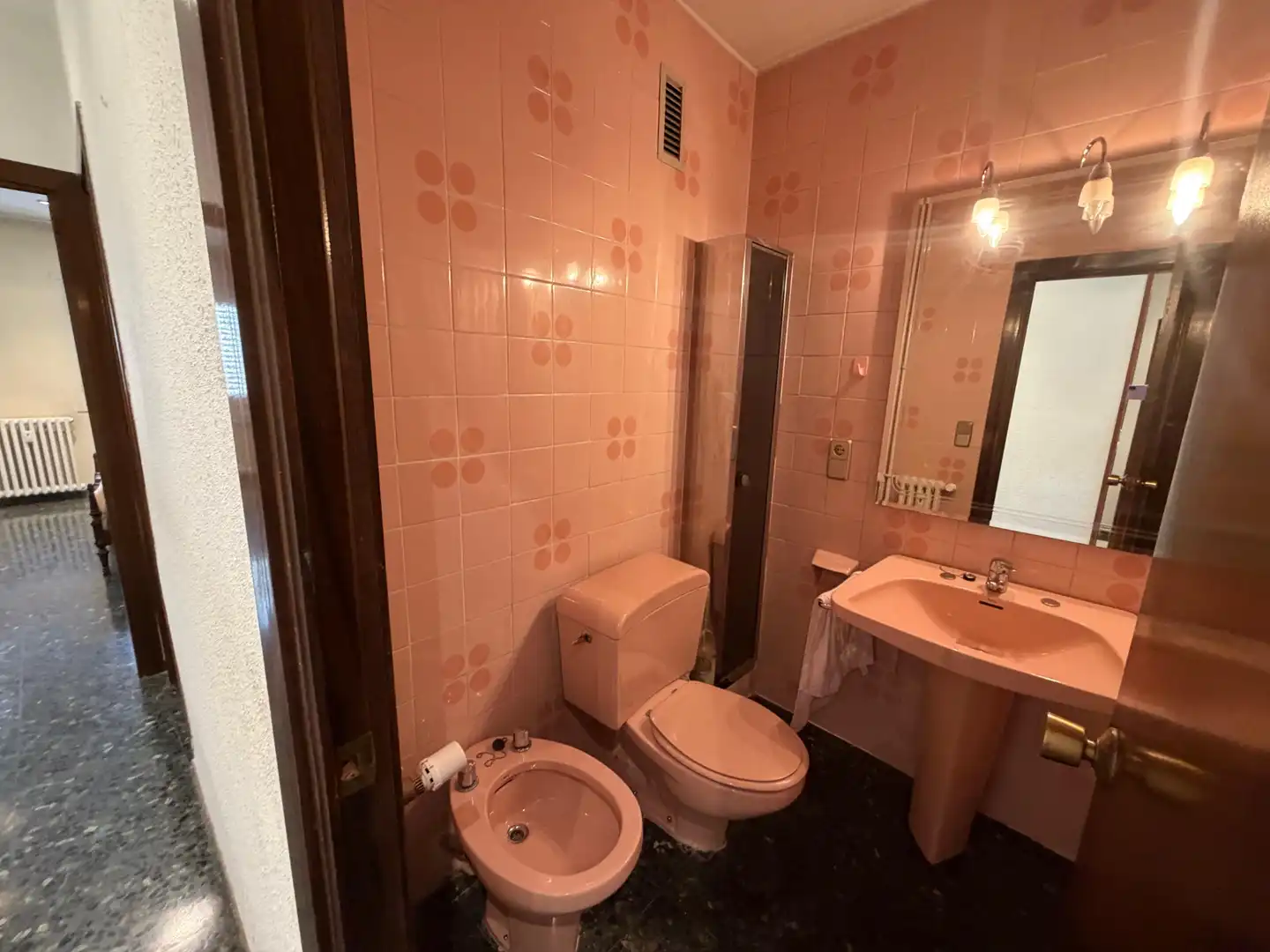 Bathroom of Flat for sale in Lleida  with Air Conditioner, Heating and Storage room