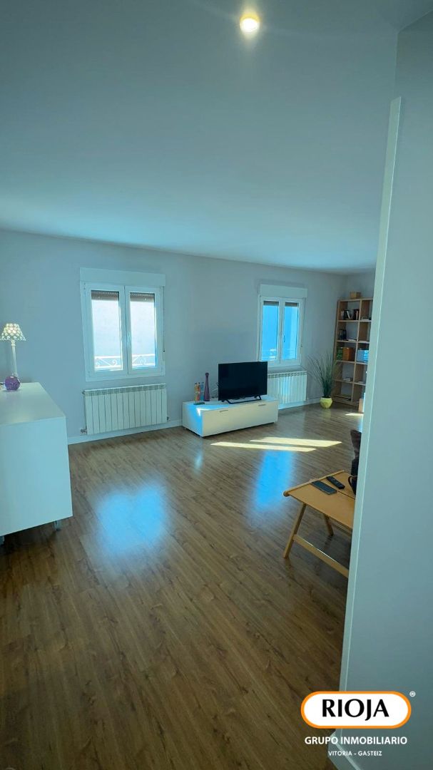 Living room of Flat for sale in Vitoria - Gasteiz  with Heating, Storage room and Furnished