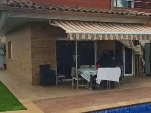 Terrassa de Casa o xalet en venda en Llagostera amb Aire condicionat, Piscina i Balcó