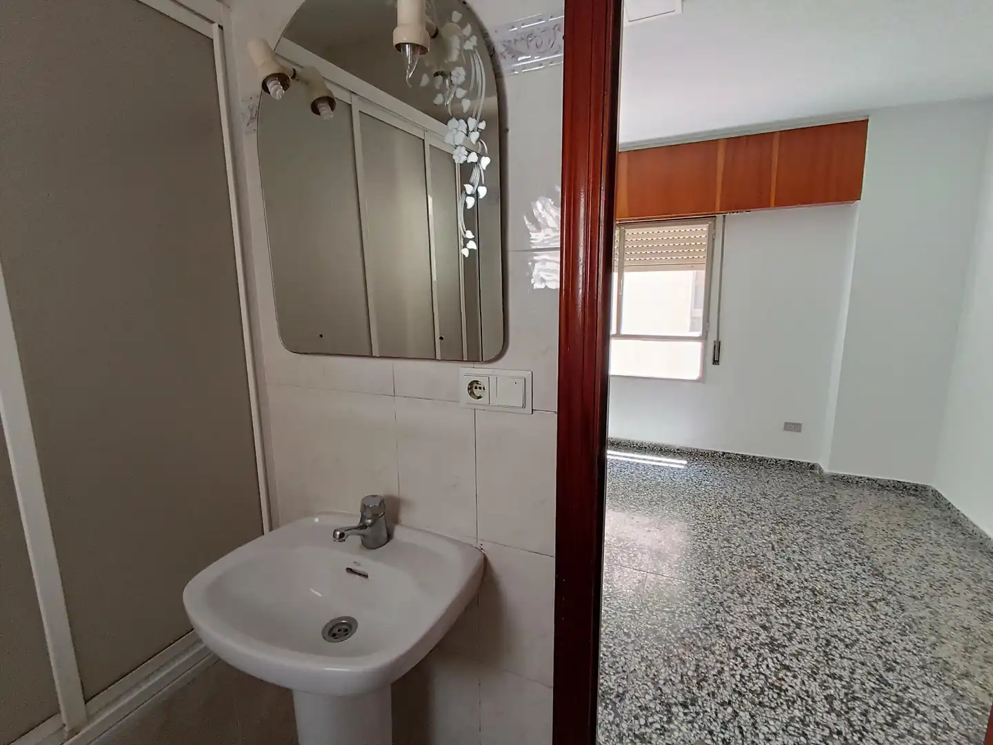 Bathroom of Flat for sale in Alicante / Alacant  with Air Conditioner and Balcony